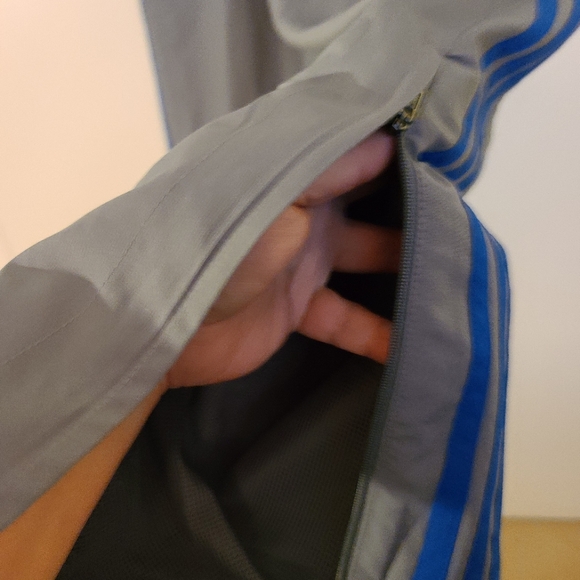 Men's Adidas climaproof Track pants medium. Zipper bottoms Grey and blue. - Picture 7 of 9
